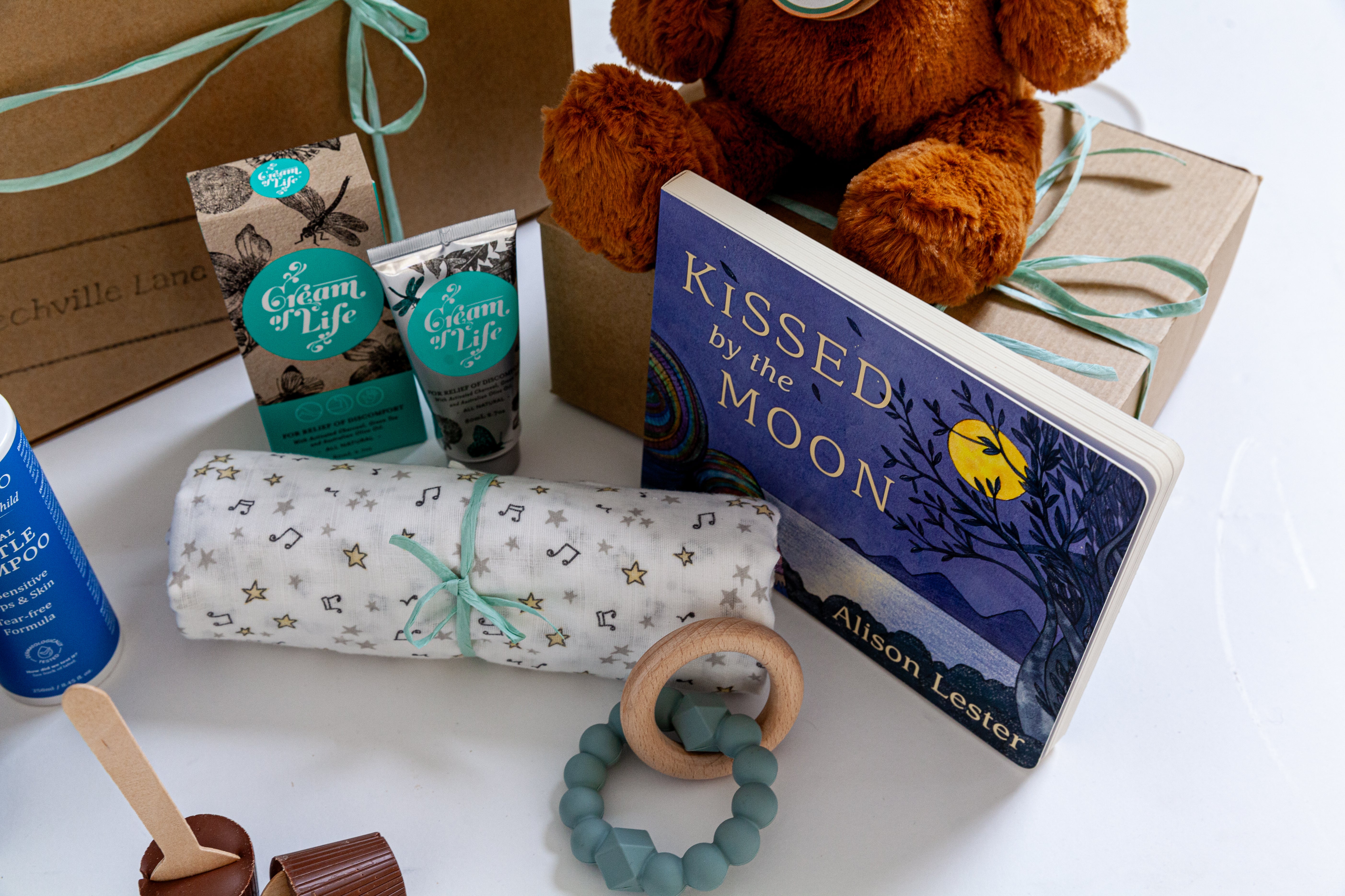 Gift set with OB Designs Frankie Fox, book, and baby items. Best baby boy hamper Australia.